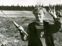 Юрьев Павел Поликарпович и его воспитанники из кружка «Юный оленевод»